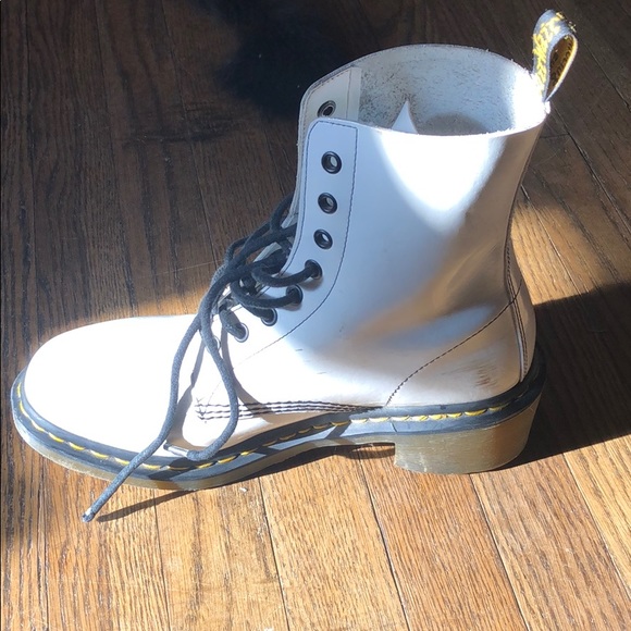 Dr. Martens - Picture 4 of 5